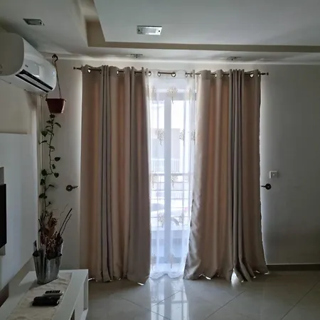 Southern Court Appartement *